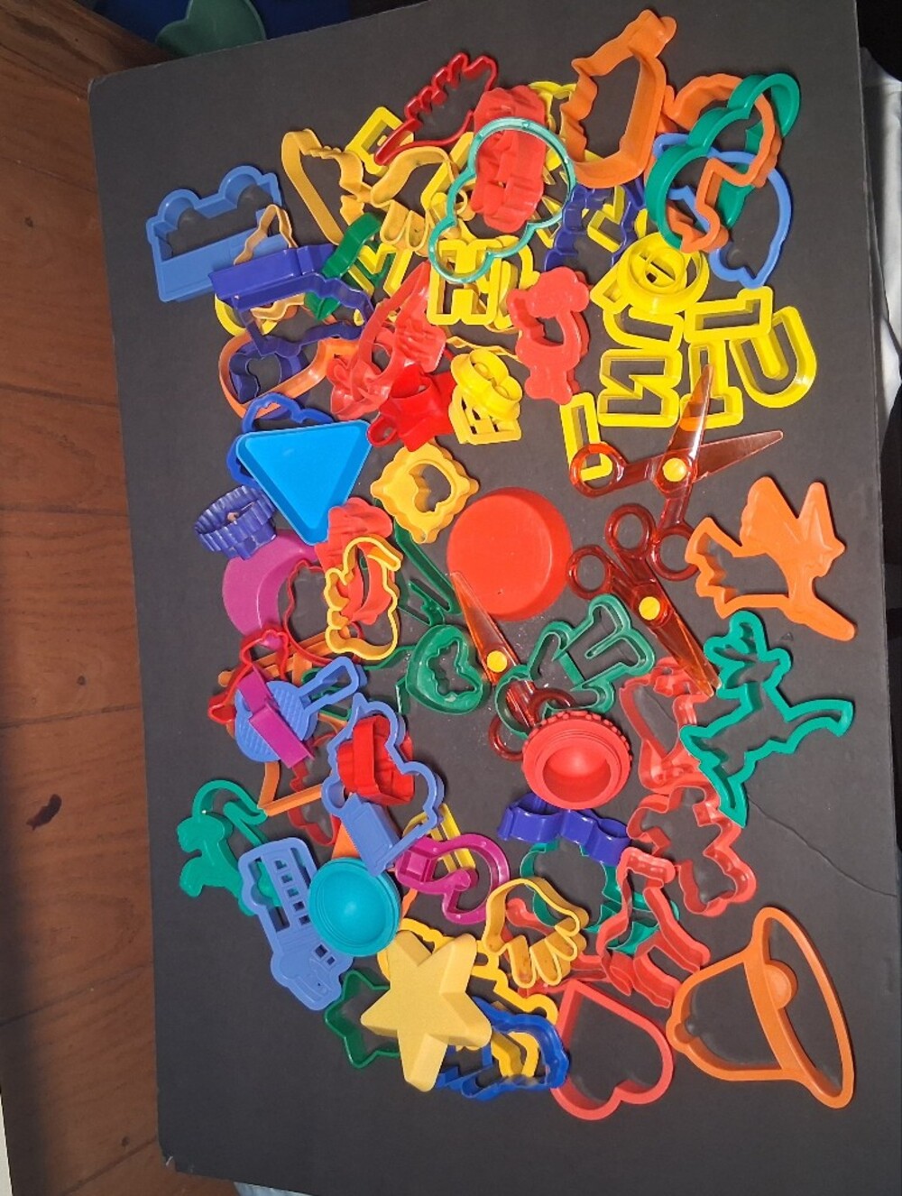 Big Lot Of Unbranded for  Play-Doh Toys Molds Accessories Cutters Tools Shapes